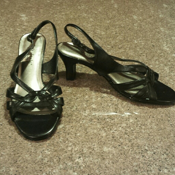 Shoes - Picture 2 of 4