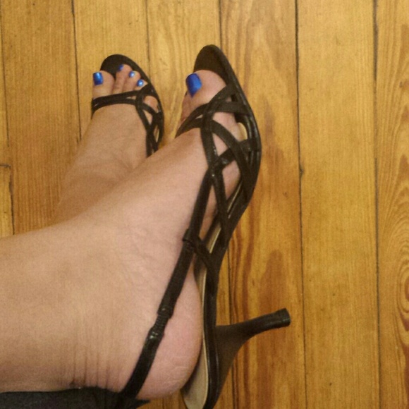 Shoes - Picture 2 of 4