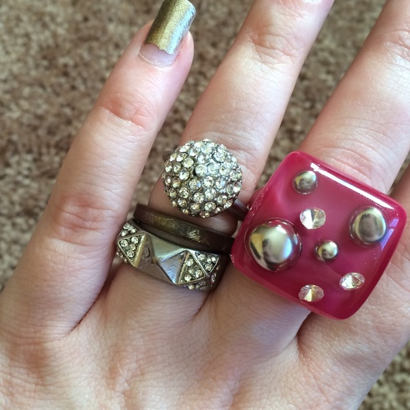 Ring bundle! ๐ 7 rings for $7 - Picture 4 of 4