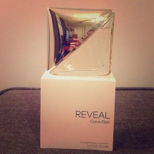 Calvin Klein Reveal Perfume