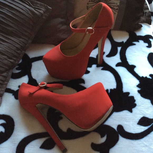 Miss Popular - Red Suede