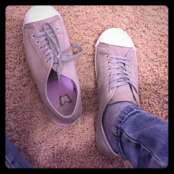 Grey Tennis Shoes