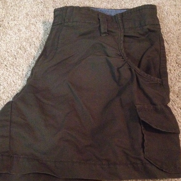 Banana Republic dark olive cargo shorts size 8