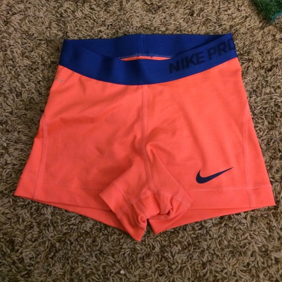 ❌SOLD❌ Bright orange Nike pros