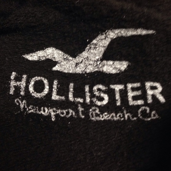 Hollister Hoodie. - Picture 3 of 4
