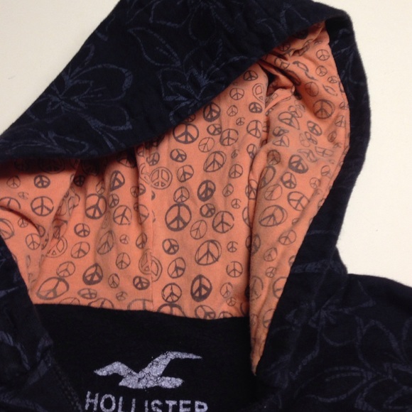 Hollister Hoodie. - Picture 4 of 4