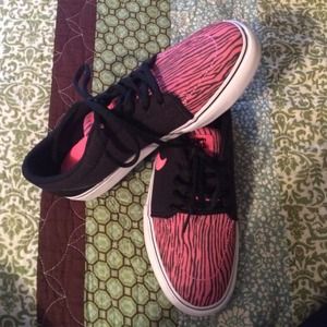 Nike Janoskis pink zebra print never worn outside