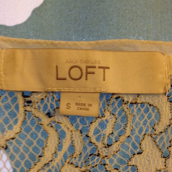 Sheer Lace Loft top - Picture 3 of 4