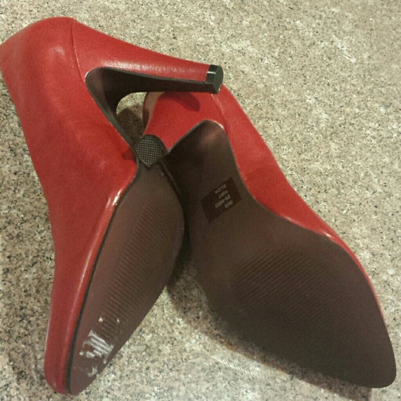 Shoes - Picture 4 of 4