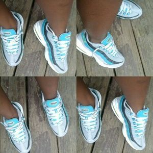 Nike Airmax Tennis Shoes