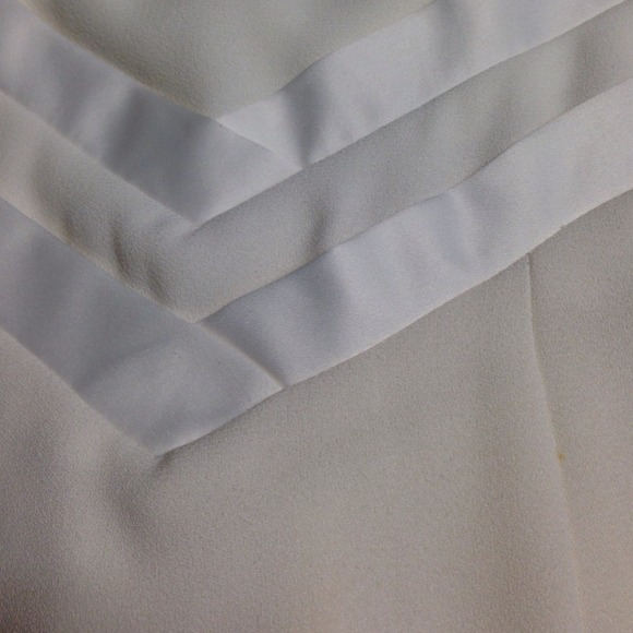 Faded white dress. - Picture 2 of 4