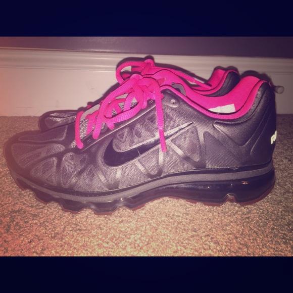 Nike AirMax! JUST REDUCED!!