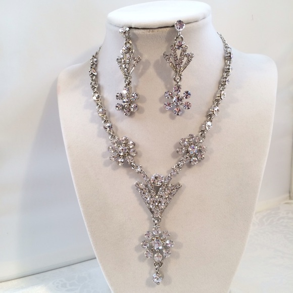 Rhinestone Necklace & Earrings Set
