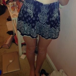 tillys skirt/shorts