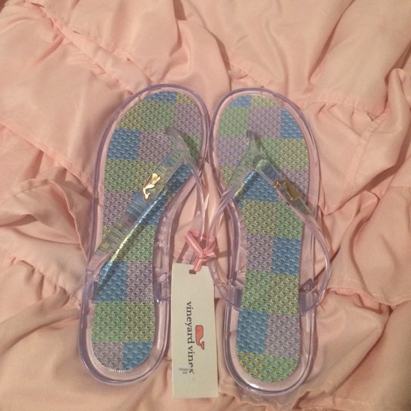 Vineyard Vines flip flops - Picture 1 of 4