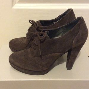 🍂Real suede lace up booties🌿. Sz 6m.