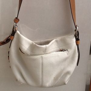 Coach cream leather purse with adjustable strap