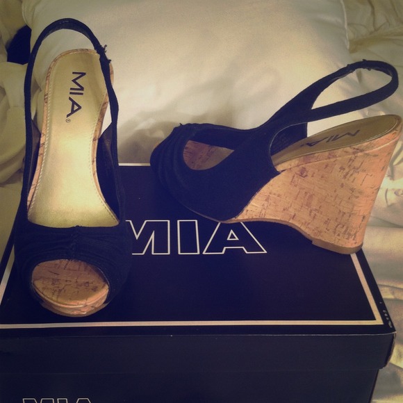 Black open toe wedges