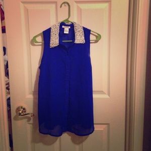 Short  sleeve pearl collar blouse