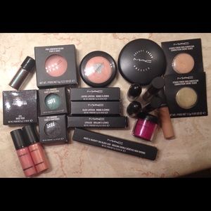 Mac Large Bundle Reserved....