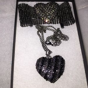 Gorgeous heart shaped set!