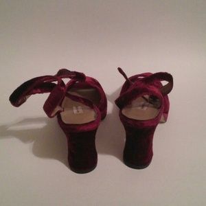 Apostrophe Shoes - Vintage Apostrophe Red Velvet Heels 8M Apostrophe Shoes - Vintage Apostrophe Red Velvet Heels 8M