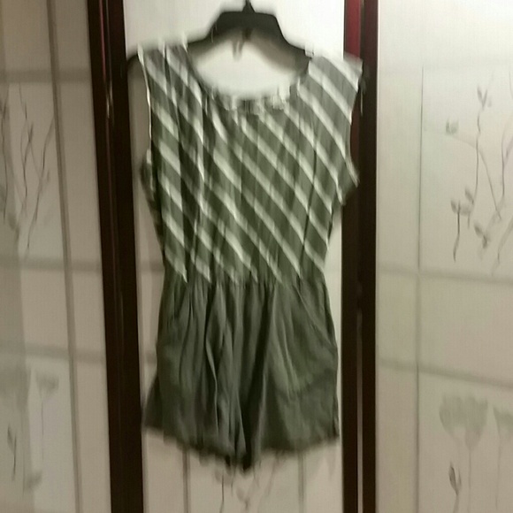 Romper - Picture 2 of 2