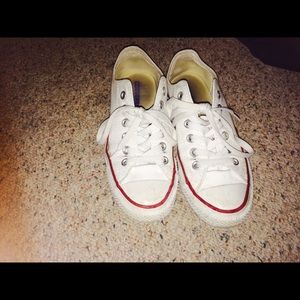 White converse. ♦️NO TRADES♦️