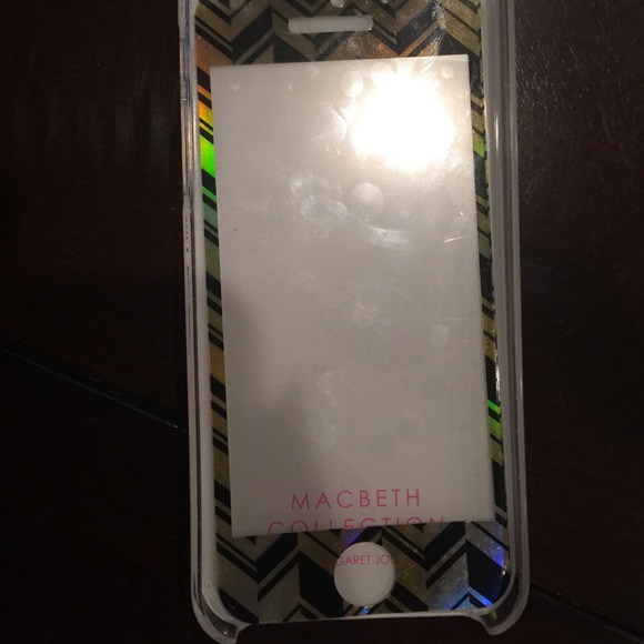 iPhone 5 screen protector and matching case - Picture 2 of 2