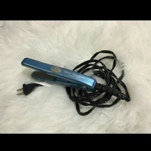 Babyliss PRO nano titanium mini travel flat iron