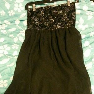 Gorgeous black strapless dress.