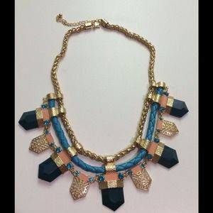 Statement necklace