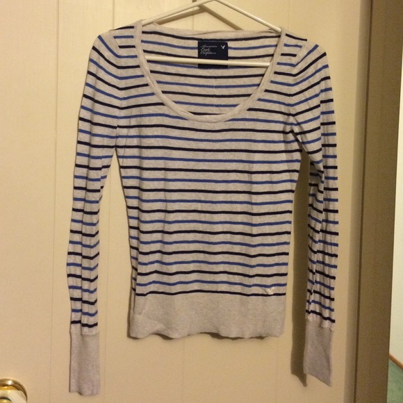 American Eagle sweater
