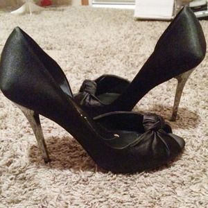 BCBG heels