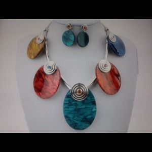 Beautiful multicolored Necklace with Earrings