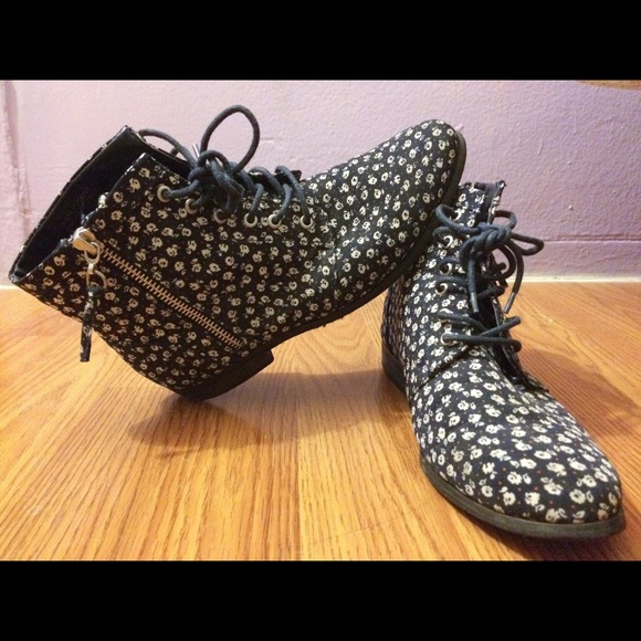 Forever 21 Floral Boots