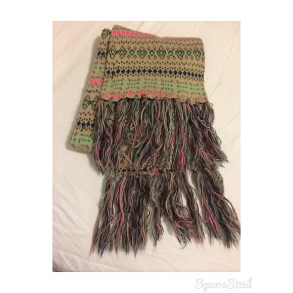 F21 scarf