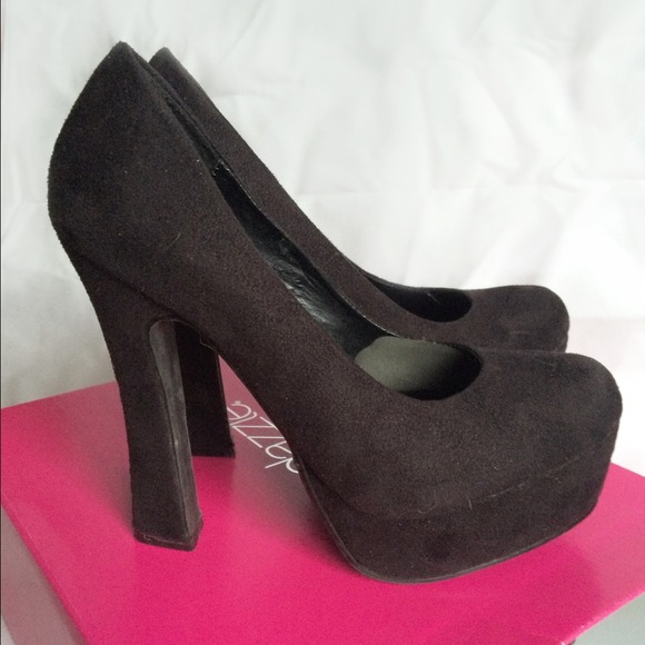 Shoe Dazzle Fallyn Pump - Picture 2 of 2