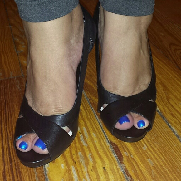 Shoes - Picture 2 of 4