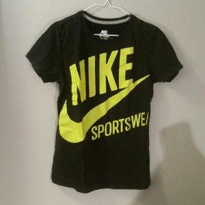 Nike sportswear t-shirt