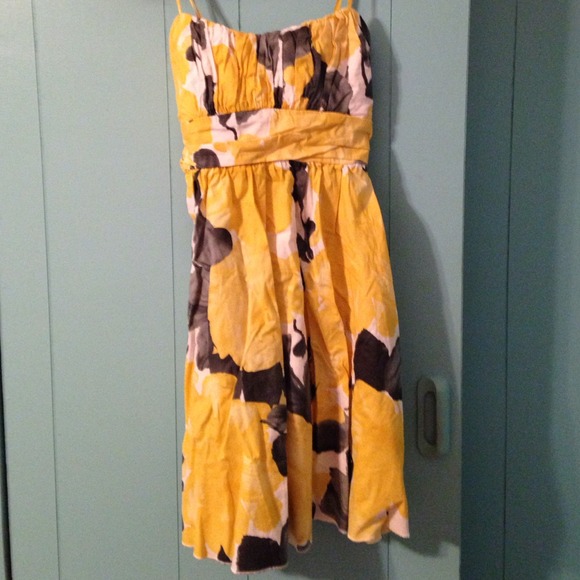 Pretty yellow, grey, and white dress!