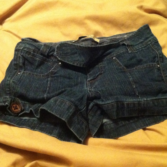 Shorts size 3