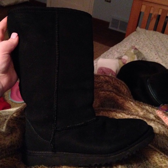 Tall Black Uggs