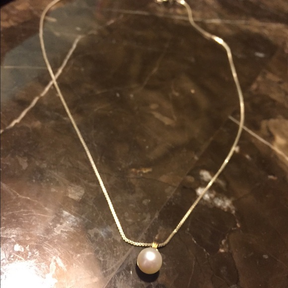 Fresh Water Pearl Necklace - Picture 2 of 2