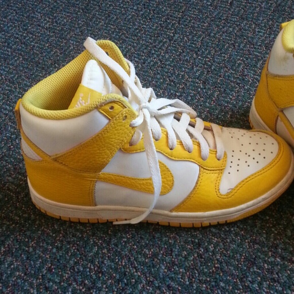 Nike yellow high tops - Picture 2 of 4
