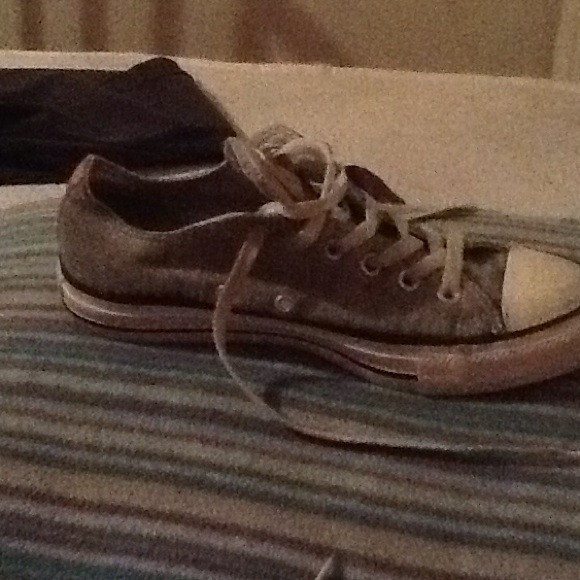 Grey converse