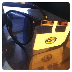 Authentic Fossil sun glasses