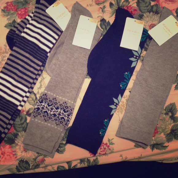 ‼️NWT‼️ Four pairs of brand-new xhilaration socks