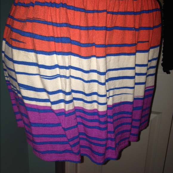 Color Block Mini Skirt - Picture 2 of 4