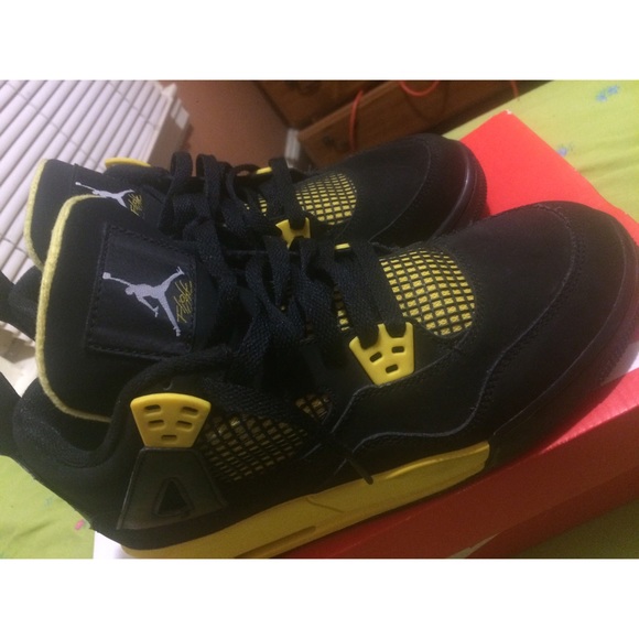 Thunder 4s sz6.5y SOLD - Picture 3 of 4